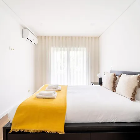 Antonio Marinho By House And People *