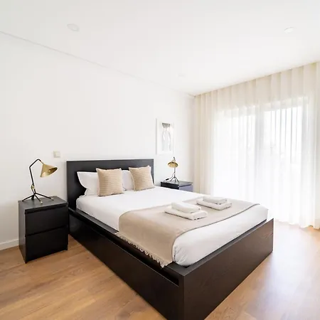 Antonio Marinho By House And People