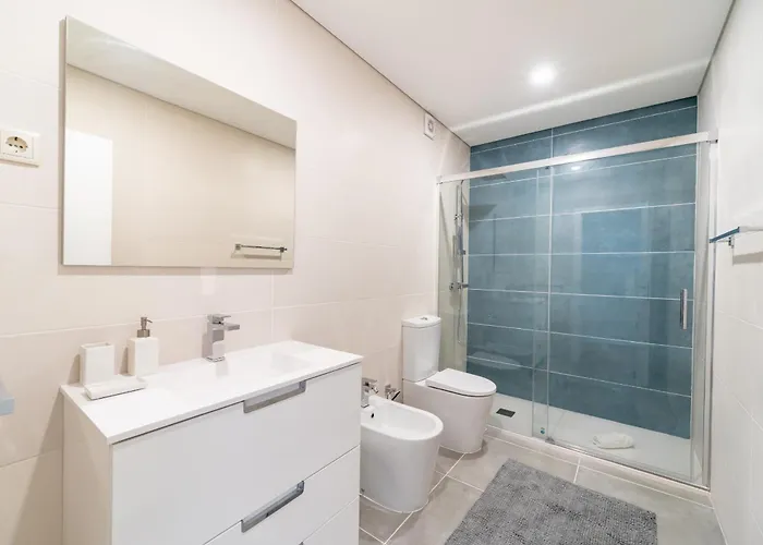 Antonio Marinho By House And People * בראגה